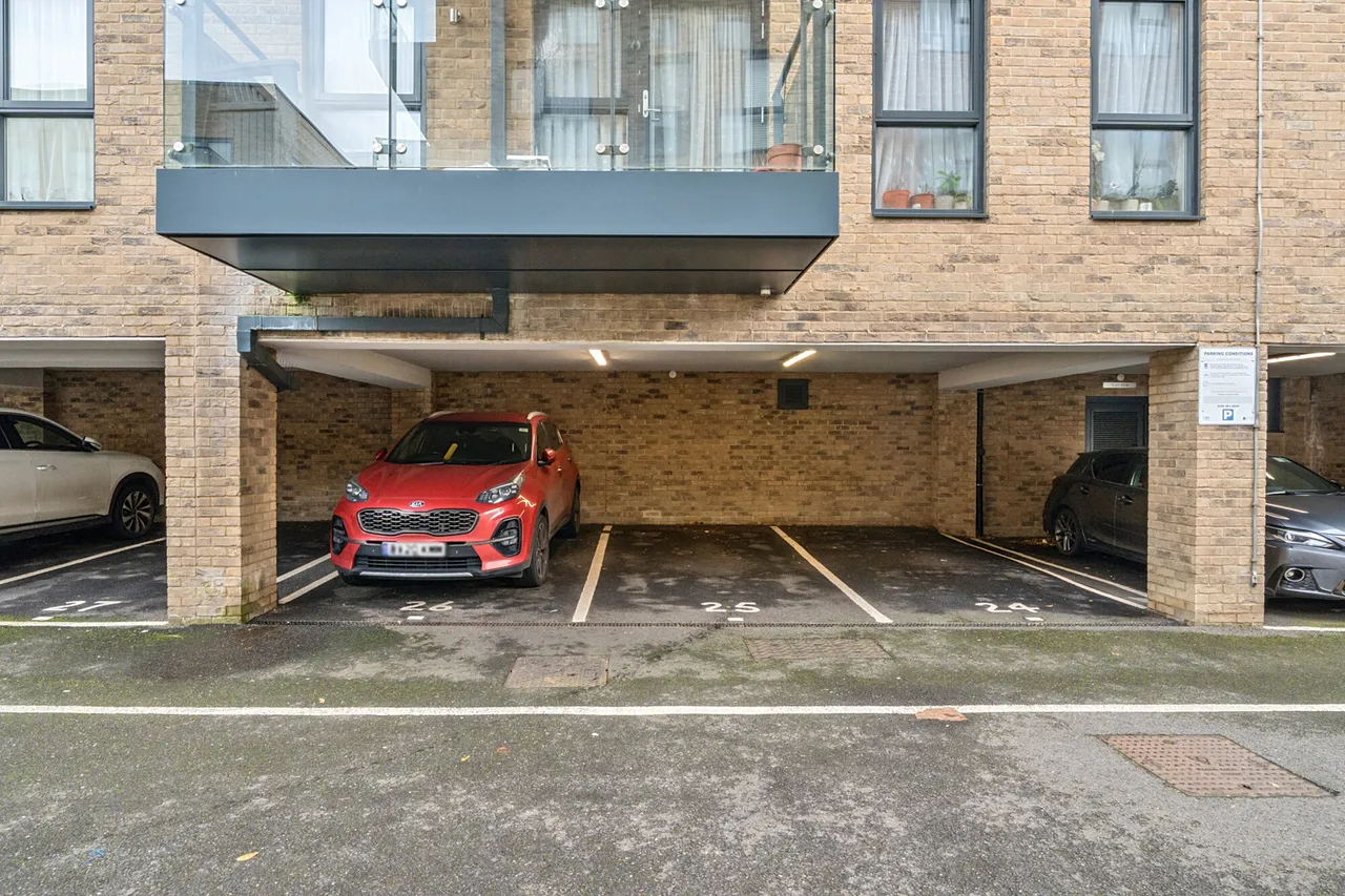 Oxhey Drive, Watford, WD19, photo 9