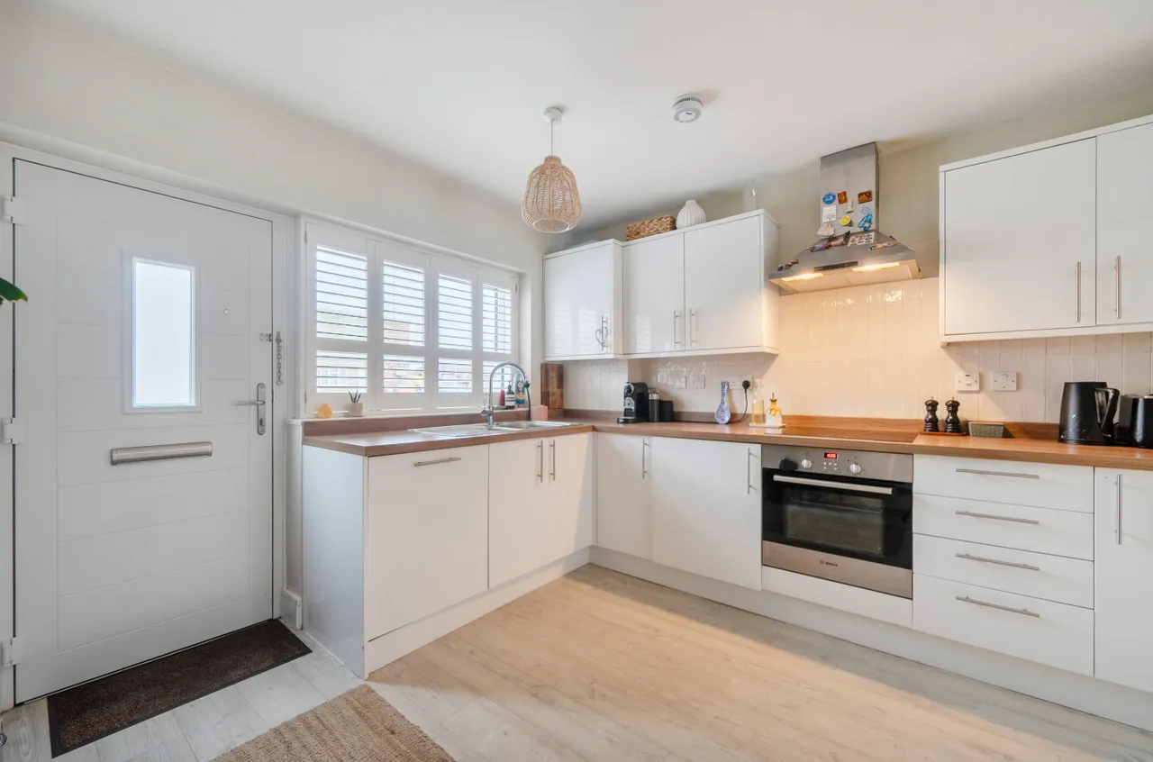 Catteshall Lane, Godalming, GU7, photo 2