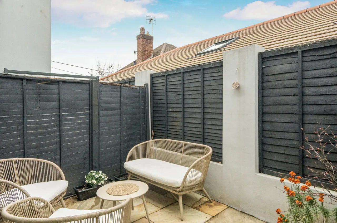 Catteshall Lane, Godalming, GU7, photo 19