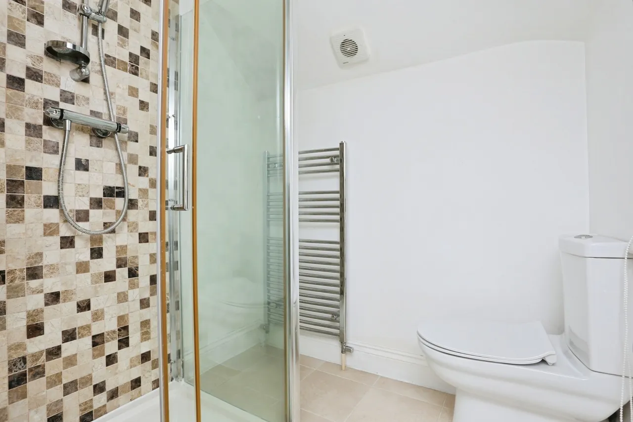 Honley Road, London, SE6, photo 9