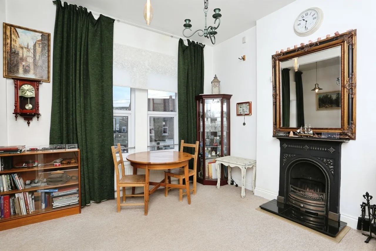 Honley Road, London, SE6, photo 4