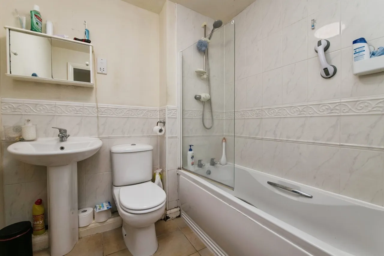 Medley Court, Exeter, EX4, photo 8