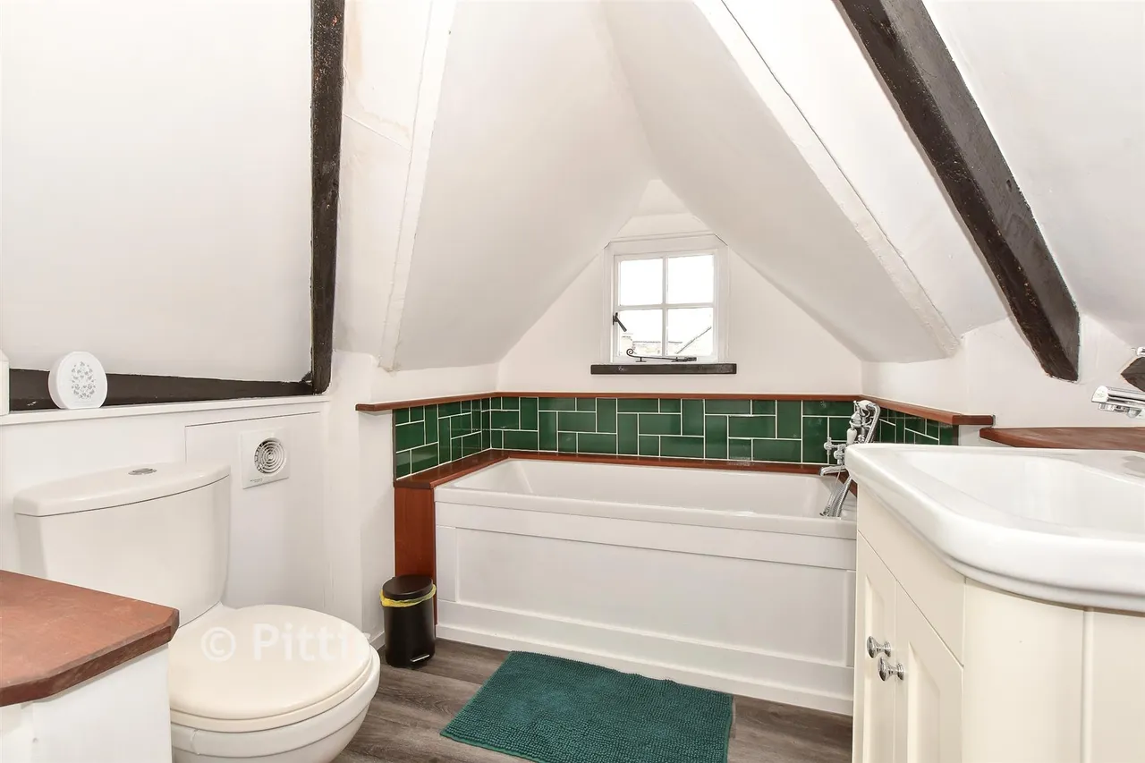 Pyle Street, Newport, PO30, photo 10