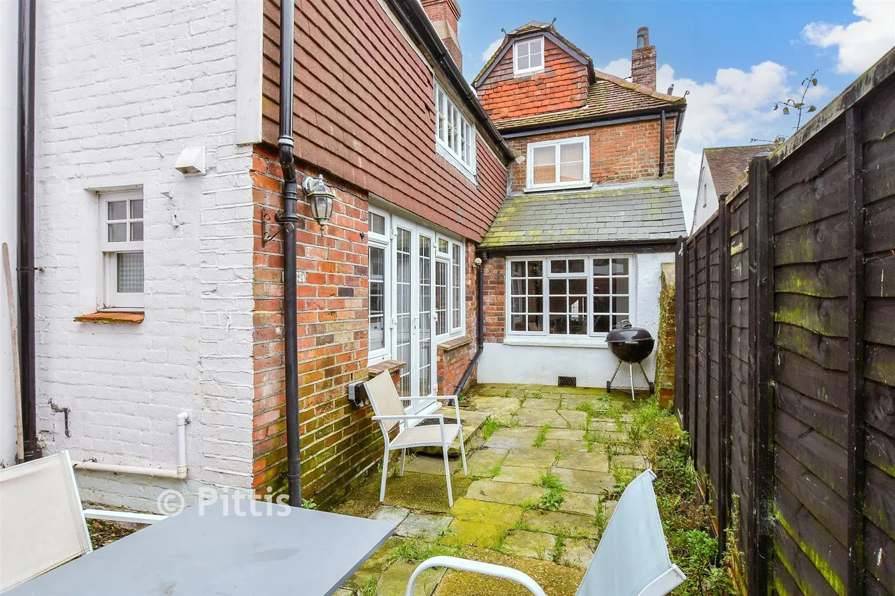 Pyle Street, Newport, PO30, photo 12