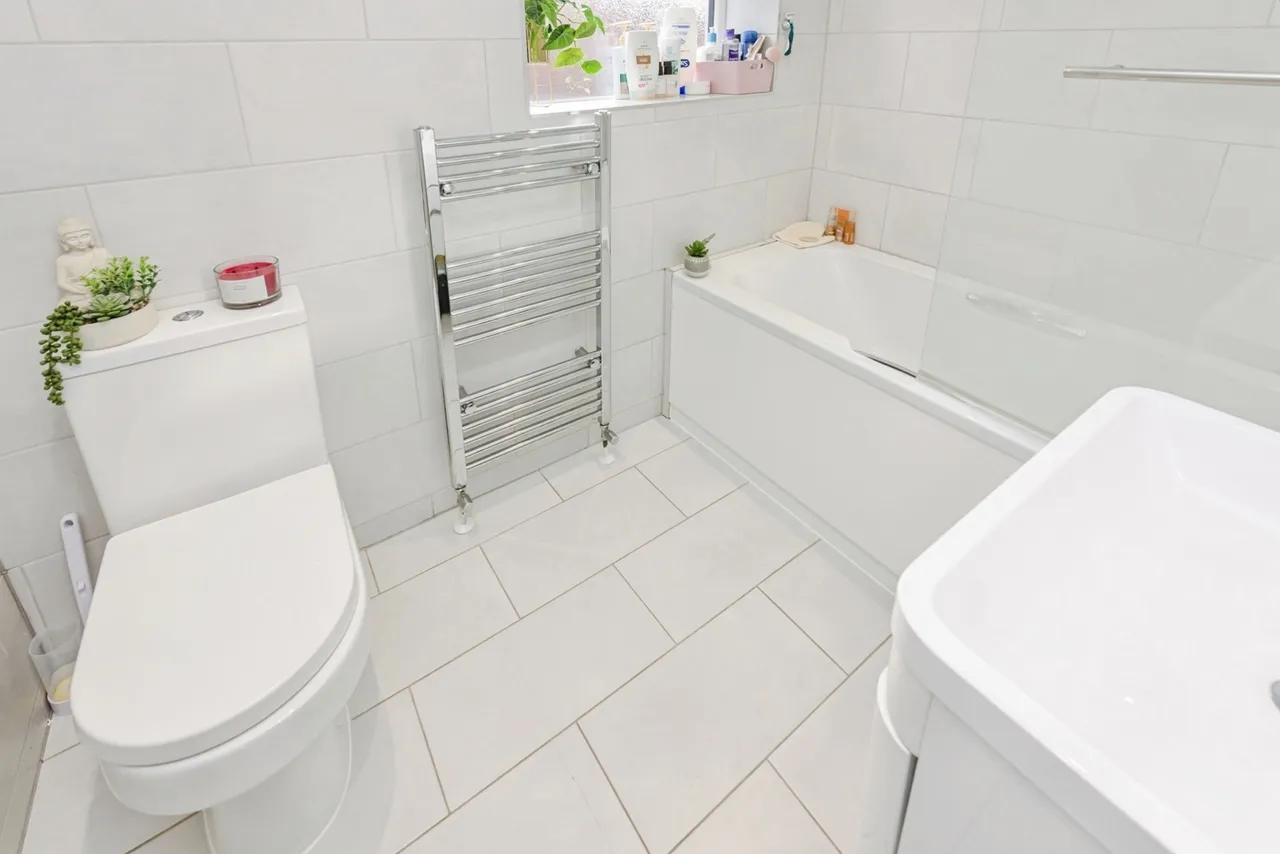 Milton Avenue, Tamworth, Staffordshire, B79, photo 5