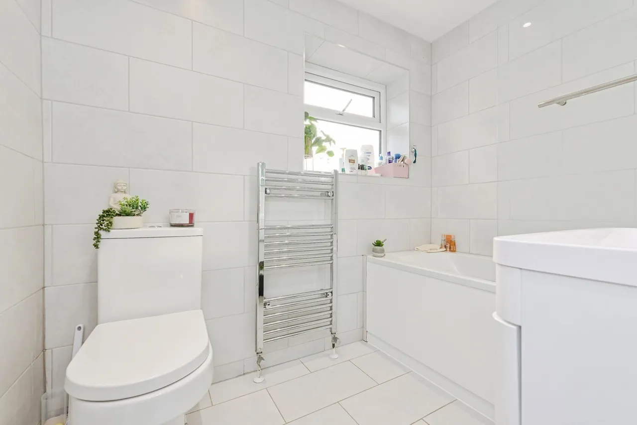 Milton Avenue, Tamworth, Staffordshire, B79, photo 21
