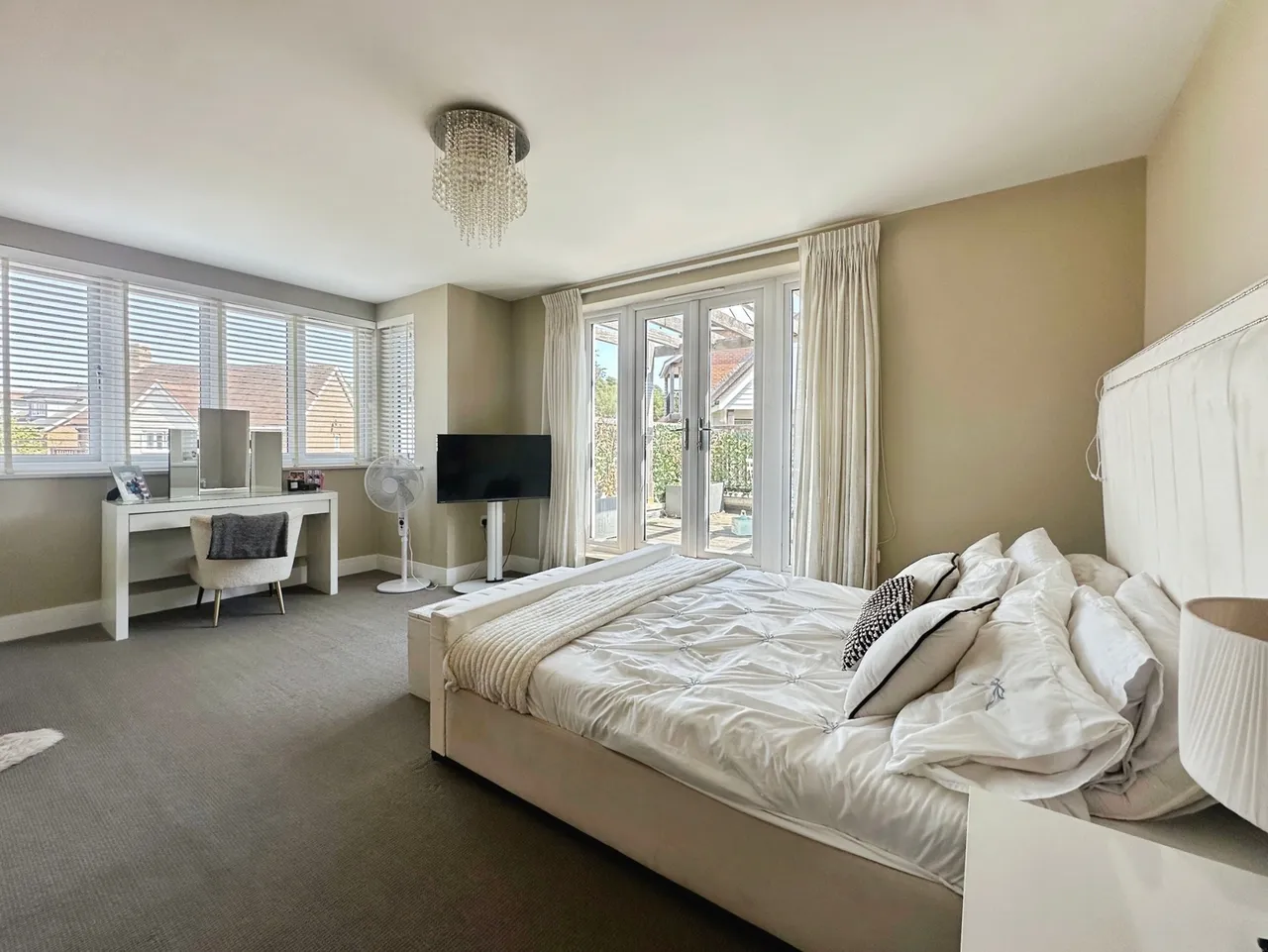 Kingfishers, Fleet, Hampshire, GU51 5BS, photo 6