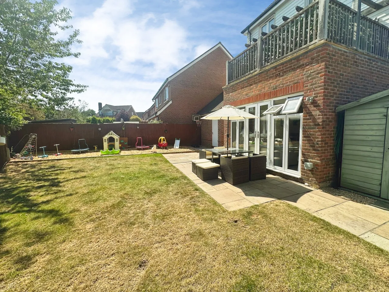 Kingfishers, Fleet, Hampshire, GU51 5BS, photo 12