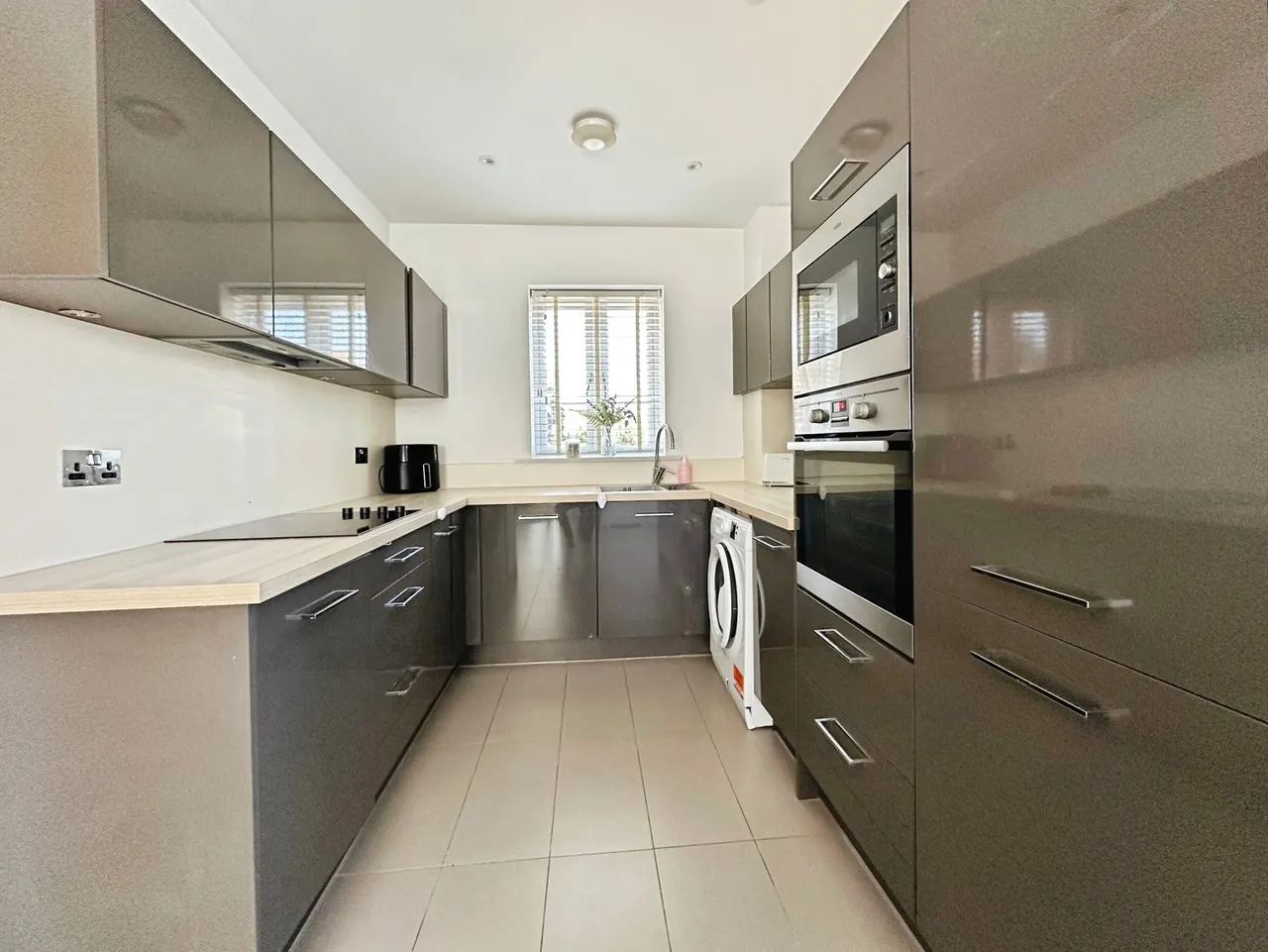 Kingfishers, Fleet, Hampshire, GU51 5BS, photo 2