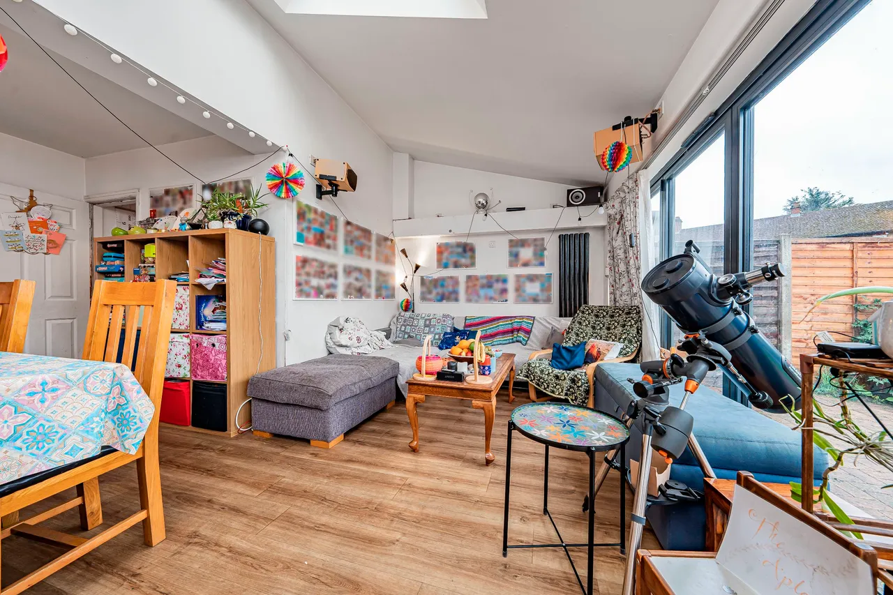 Beech Avenue, Brentford, TW8, photo 5