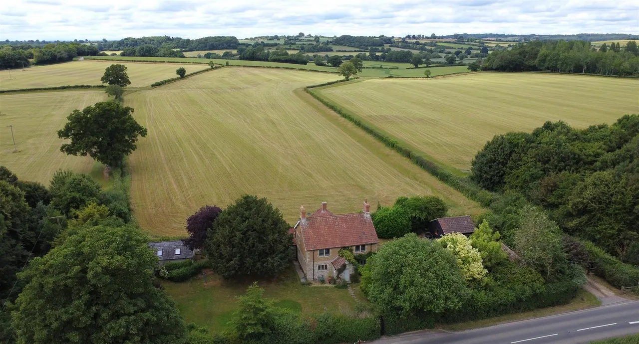 Hilmarton, Calne, SN11, photo 2