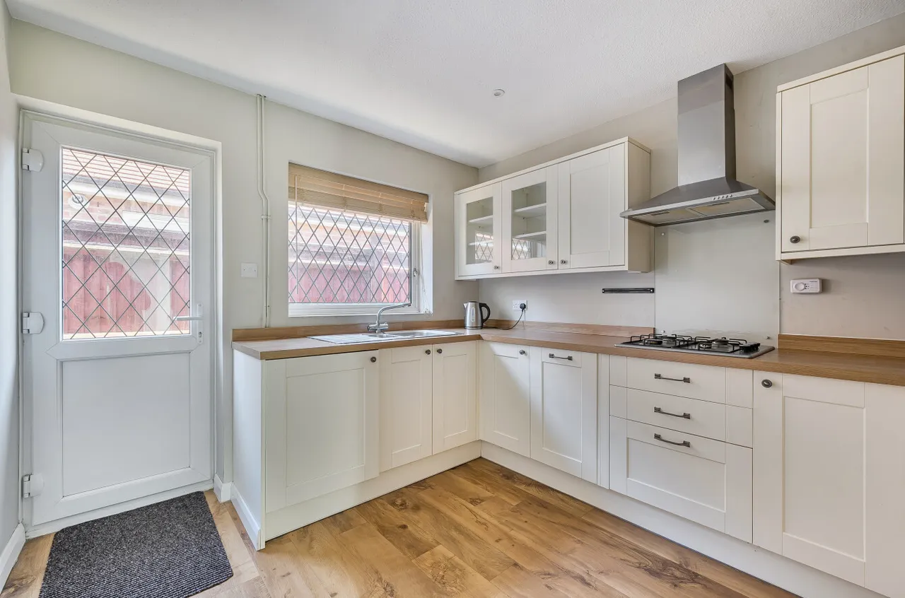 Doles Lane, Wokingham, Berkshire, RG41 4EB, photo 2