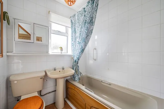 Saltdean Vale, Saltdean, BN2, photo 17