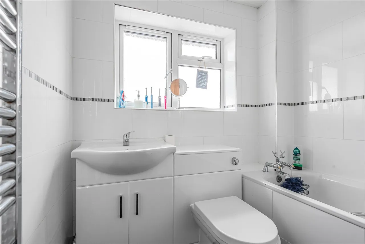 Oxford Way, Hanworth, Middlesex, TW13 6RX, photo 9