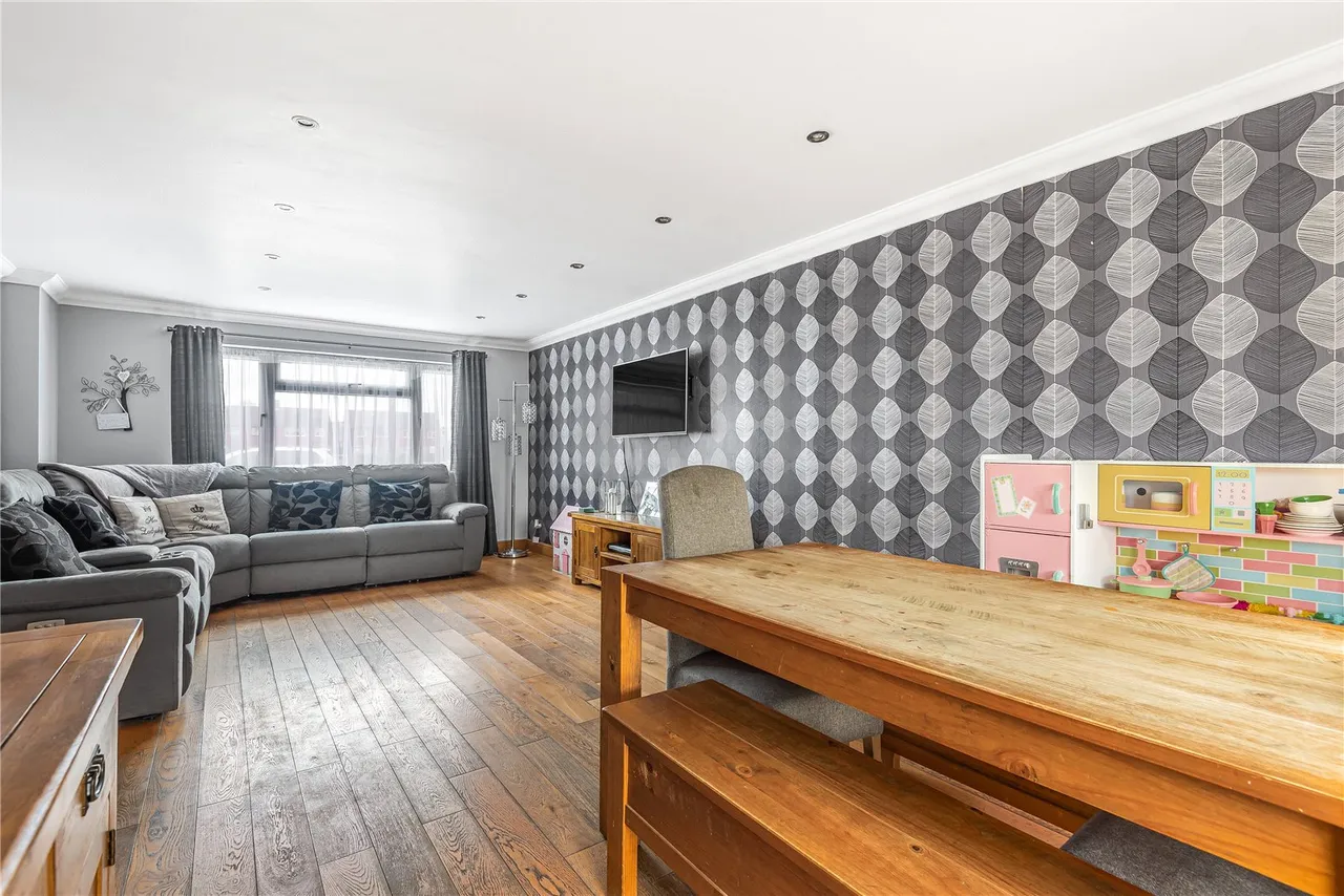 Oxford Way, Hanworth, Middlesex, TW13 6RX, photo 4