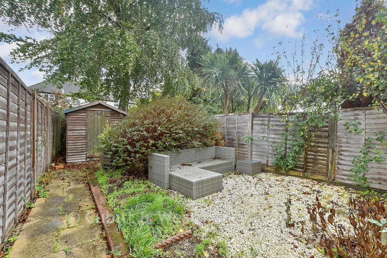 Blackwell Farm Road, East Grinstead, RH19, photo 13
