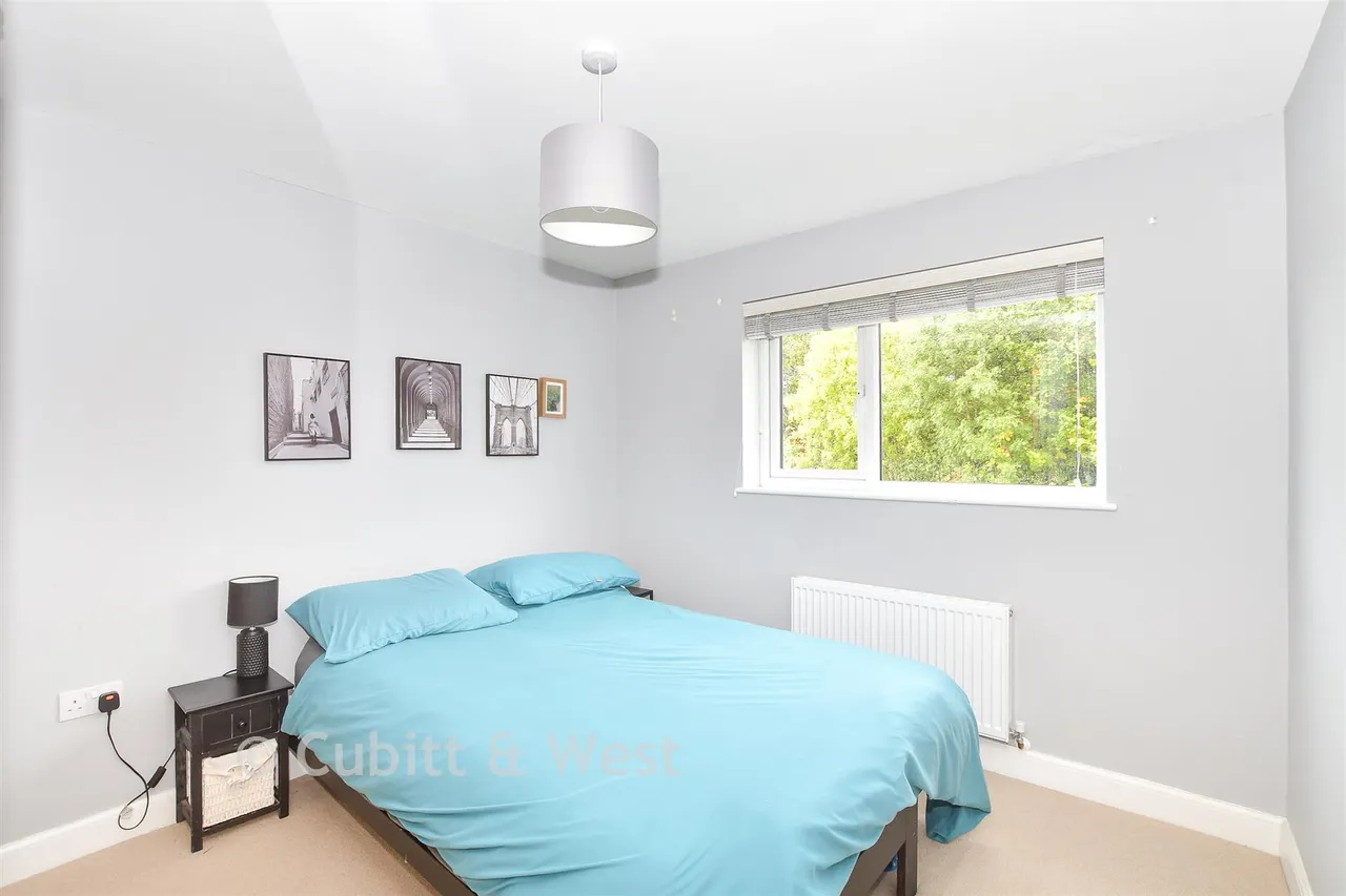Blackwell Farm Road, East Grinstead, RH19, photo 7