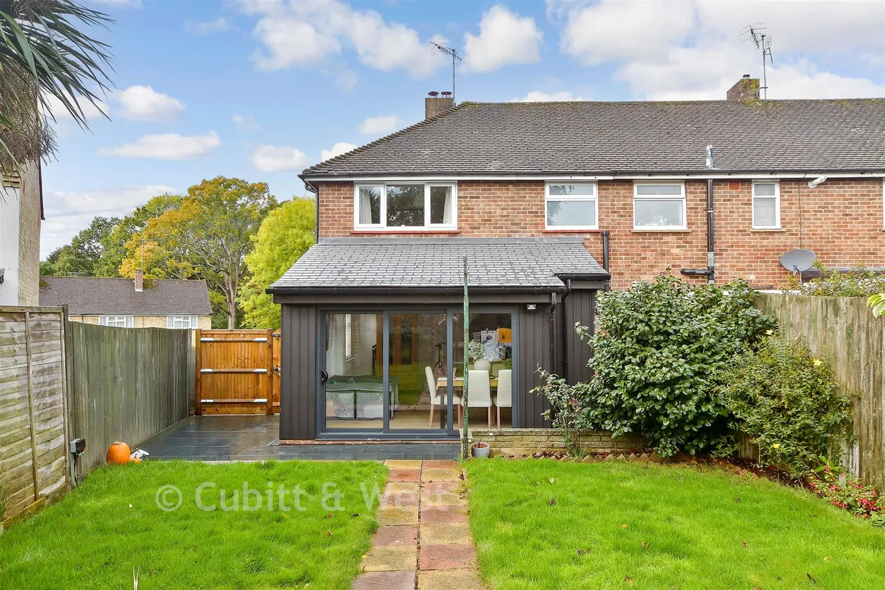Blackwell Farm Road, East Grinstead, RH19, photo 11