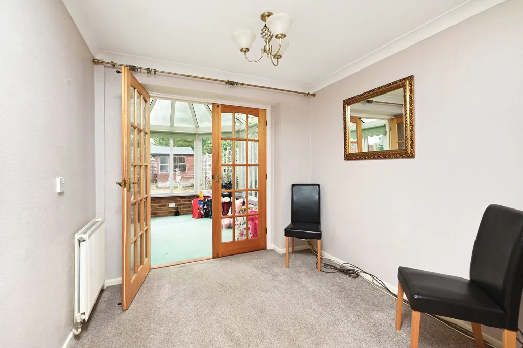 Oak Farm Close, Blackwater, GU17, photo 4