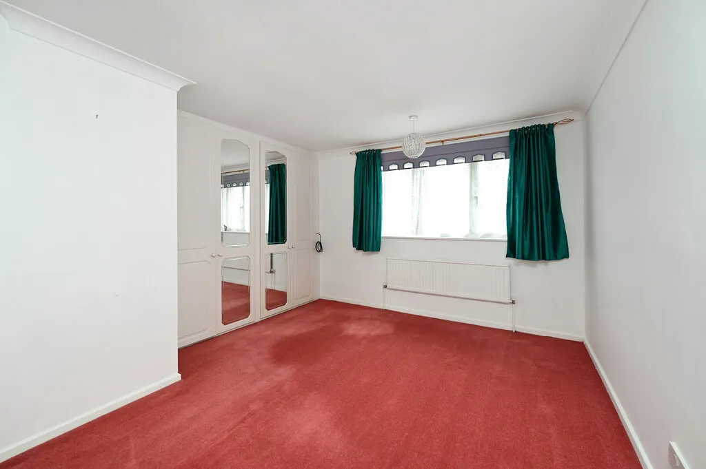 Oak Farm Close, Blackwater, GU17, photo 7