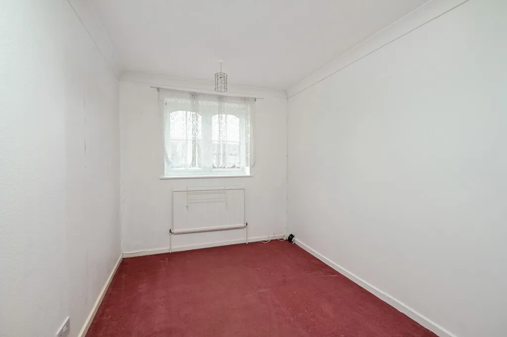 Oak Farm Close, Blackwater, GU17, photo 9