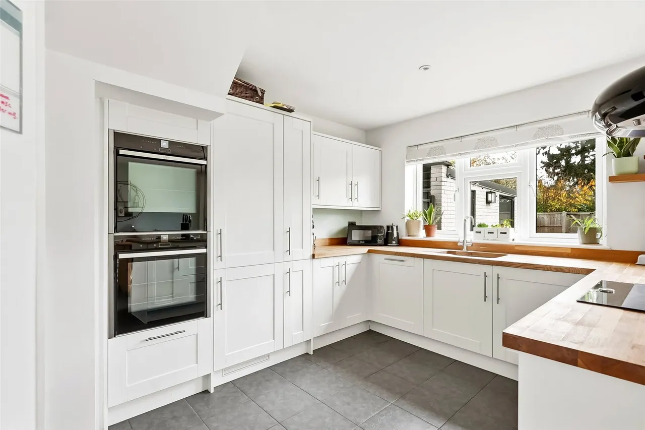 Sunna Gardens, Sunbury, TW16 5EF, photo 8
