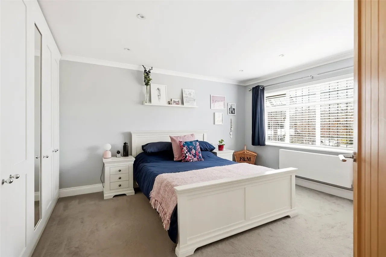 Sunna Gardens, Sunbury, TW16 5EF, photo 10