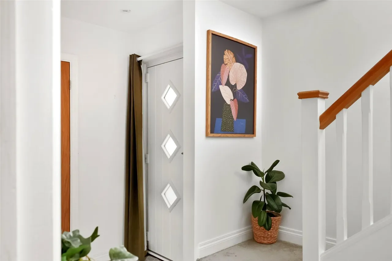 Sunna Gardens, Sunbury, TW16 5EF, photo 13