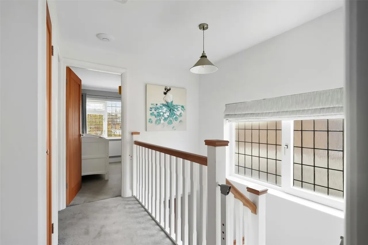 Sunna Gardens, Sunbury, TW16 5EF, photo 9