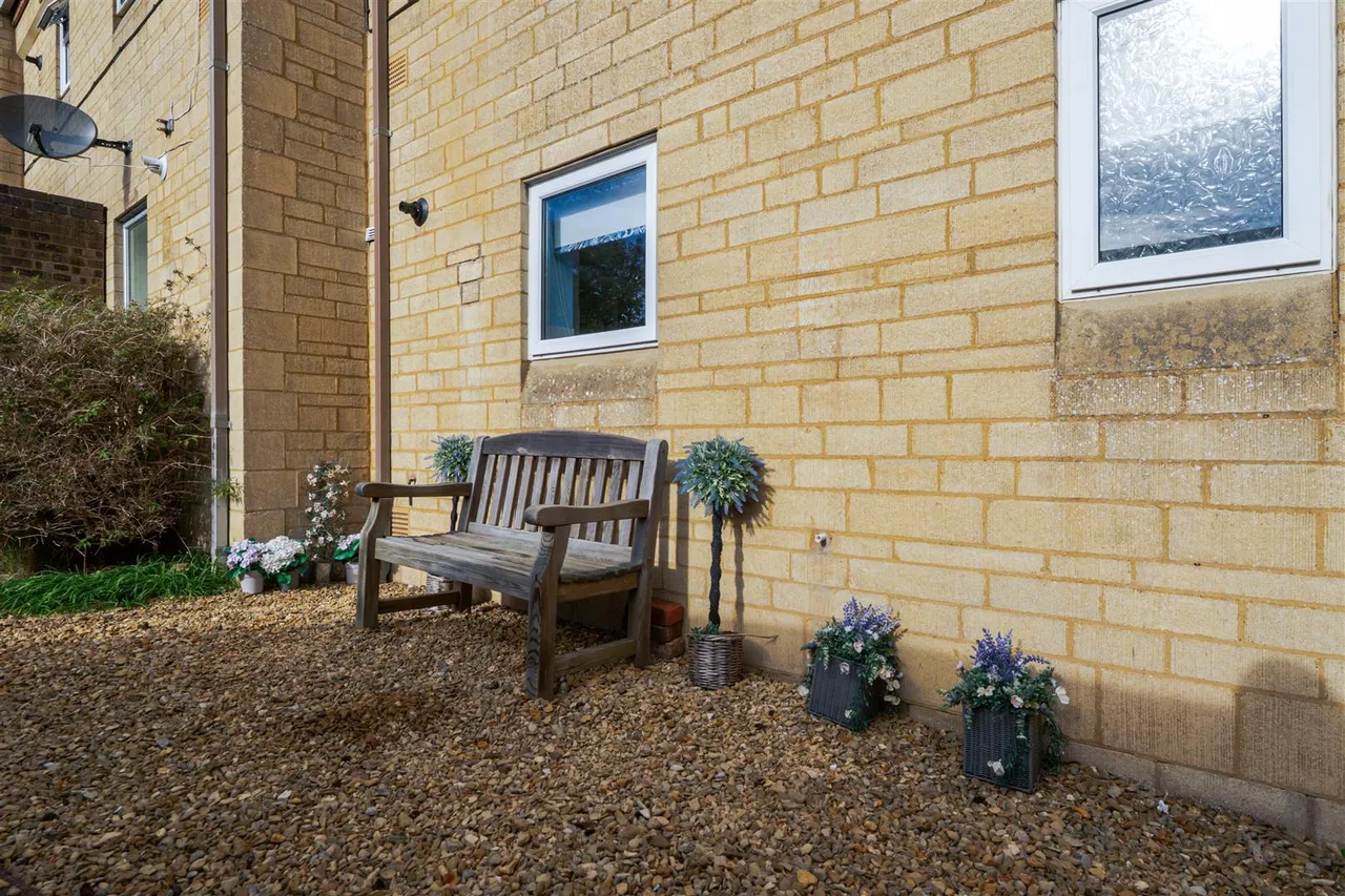 Field View, Chippenham, SN15, photo 10