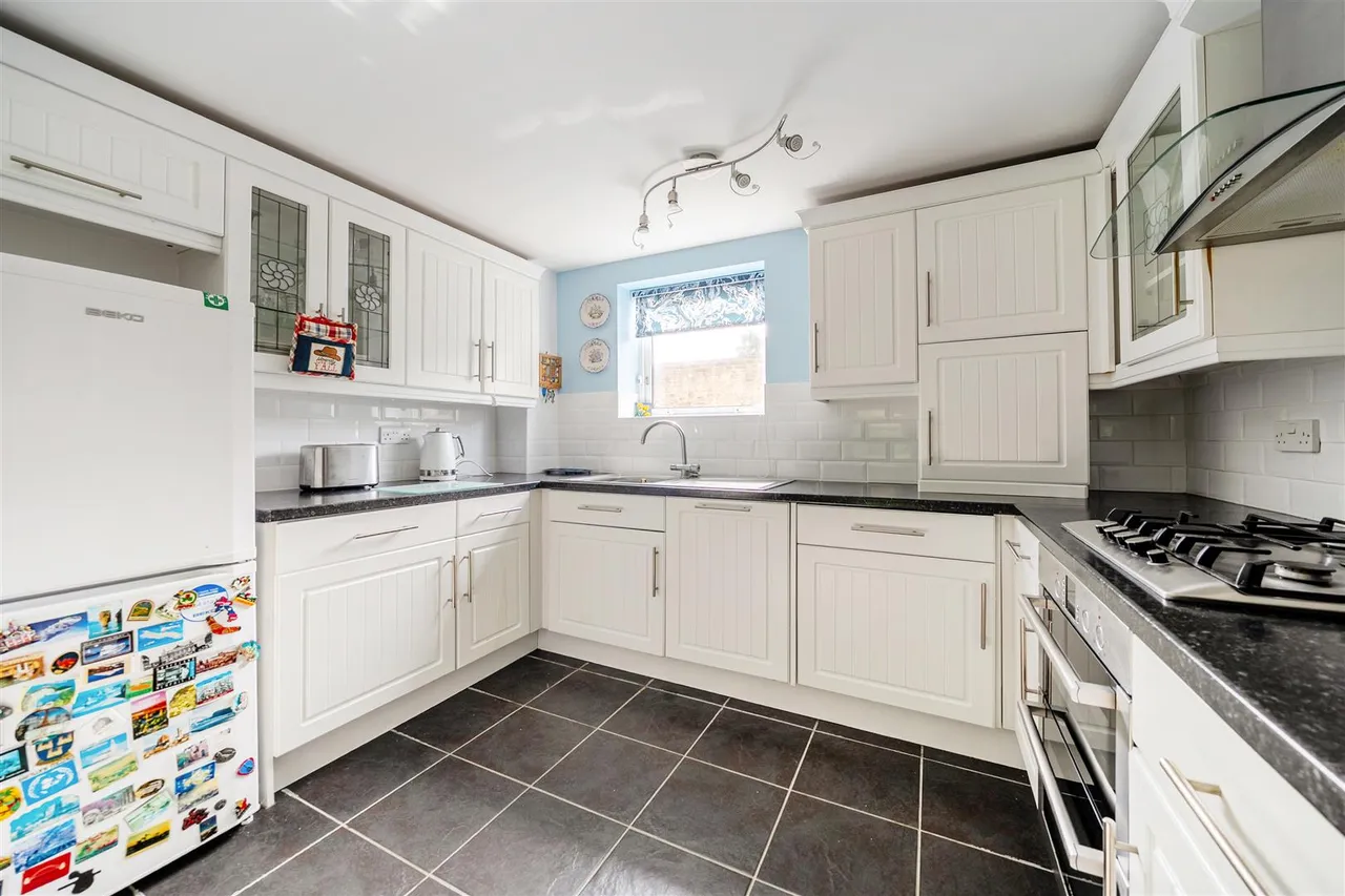 Field View, Chippenham, SN15, photo 5