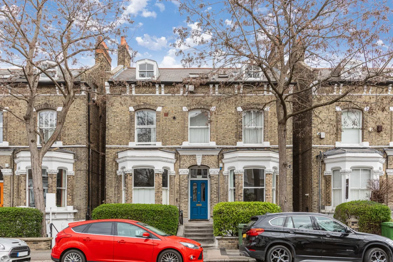 2 bed flat for sale, Gauden Road, Clapham, SW4