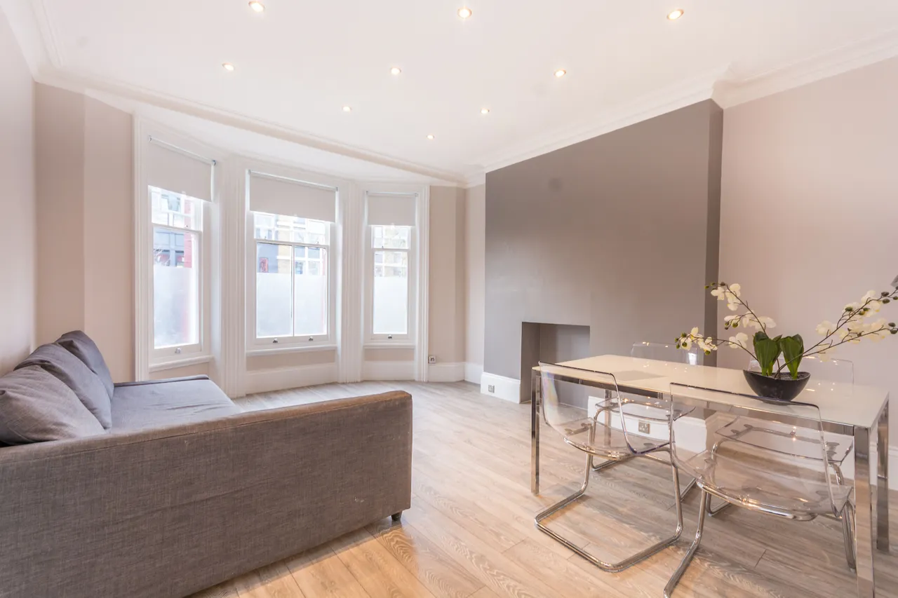 6e Oxford and Cambridge Mansions, Old Marylebone Road, London, photo 2