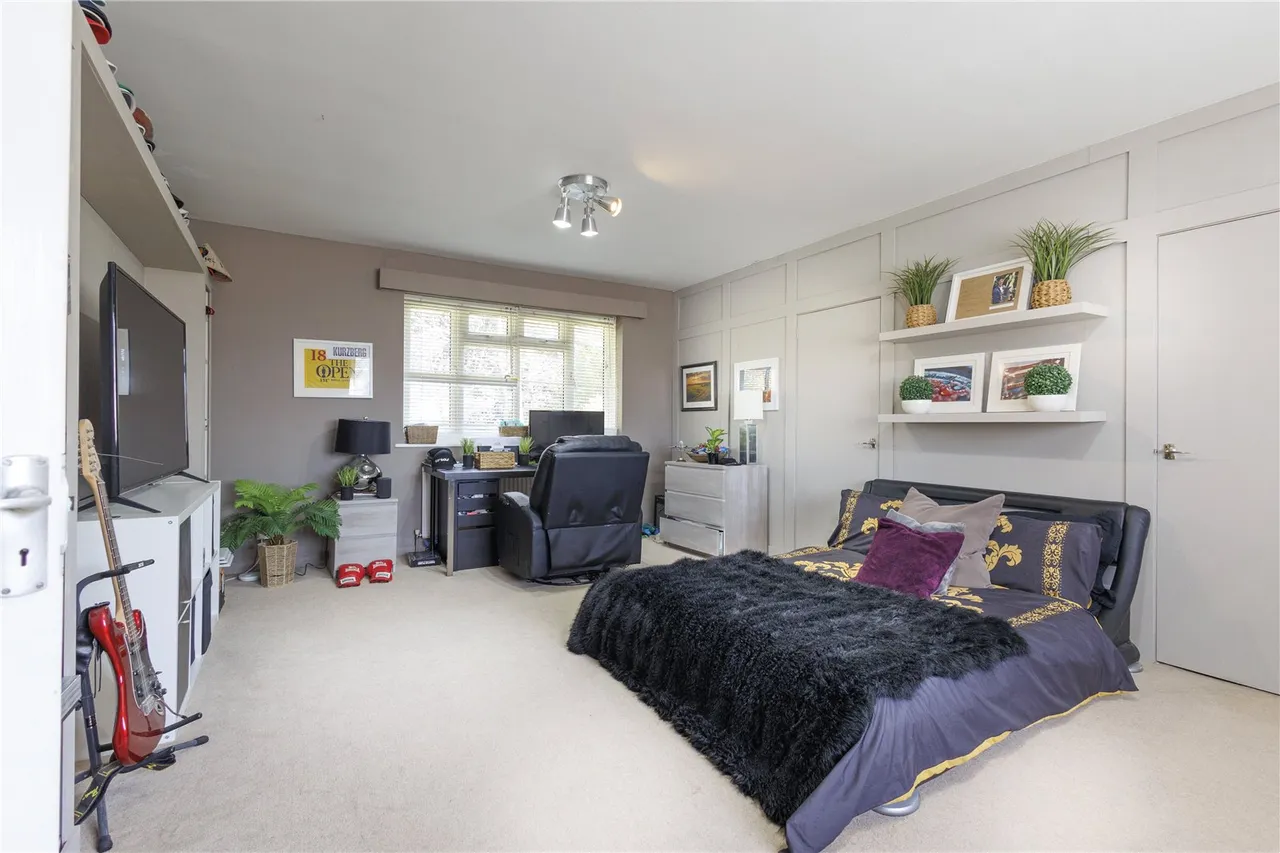 Crawley Hill, Camberley, Surrey, GU15 2DA, photo 9