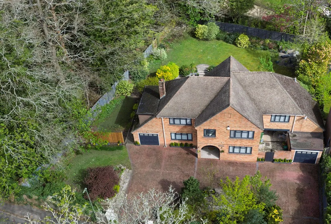4 bed house for sale — Crawley Hill, Camberley, Surrey, GU15 2DA
