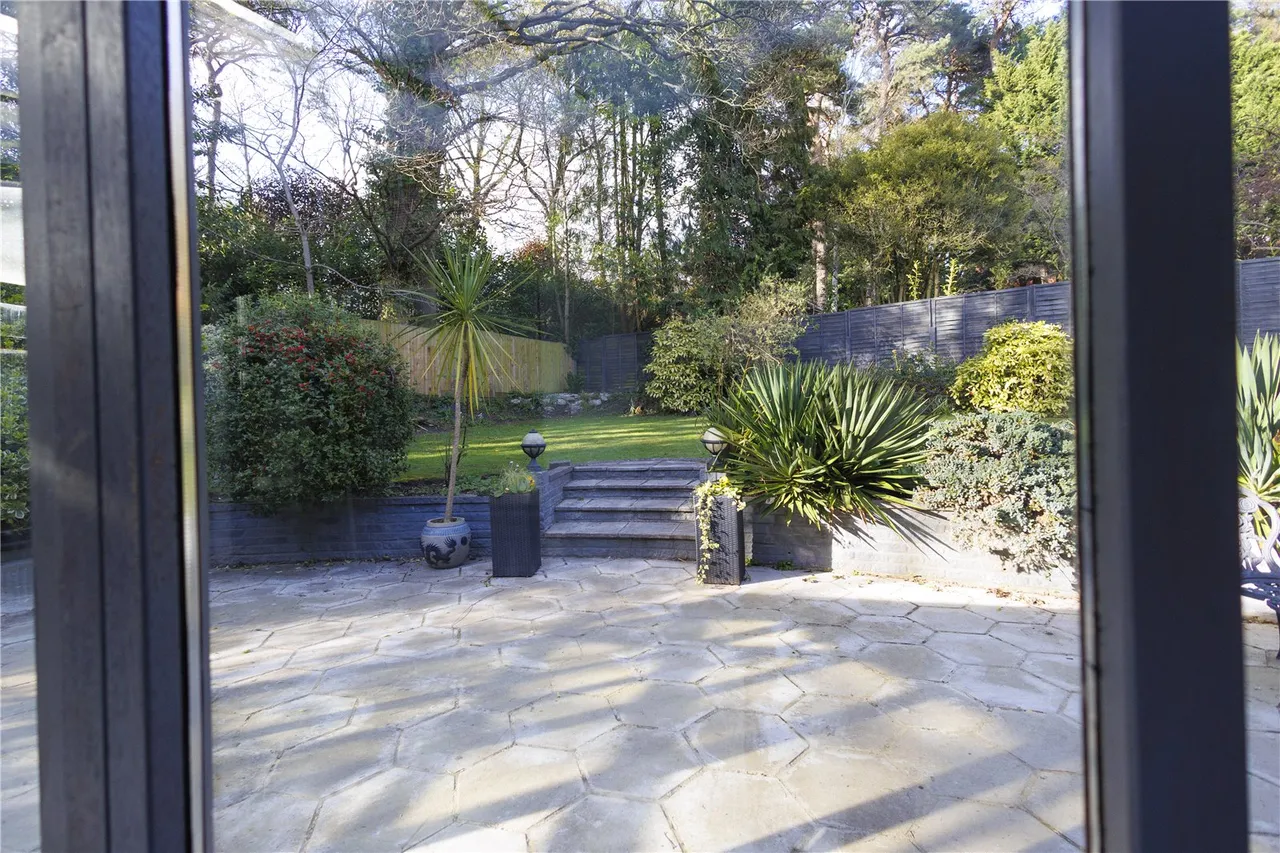 Crawley Hill, Camberley, Surrey, GU15 2DA, photo 15