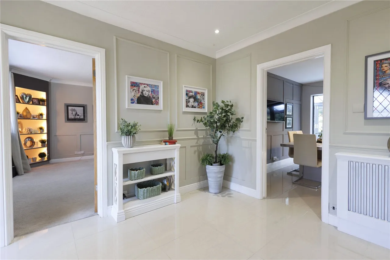 Crawley Hill, Camberley, Surrey, GU15 2DA, photo 13