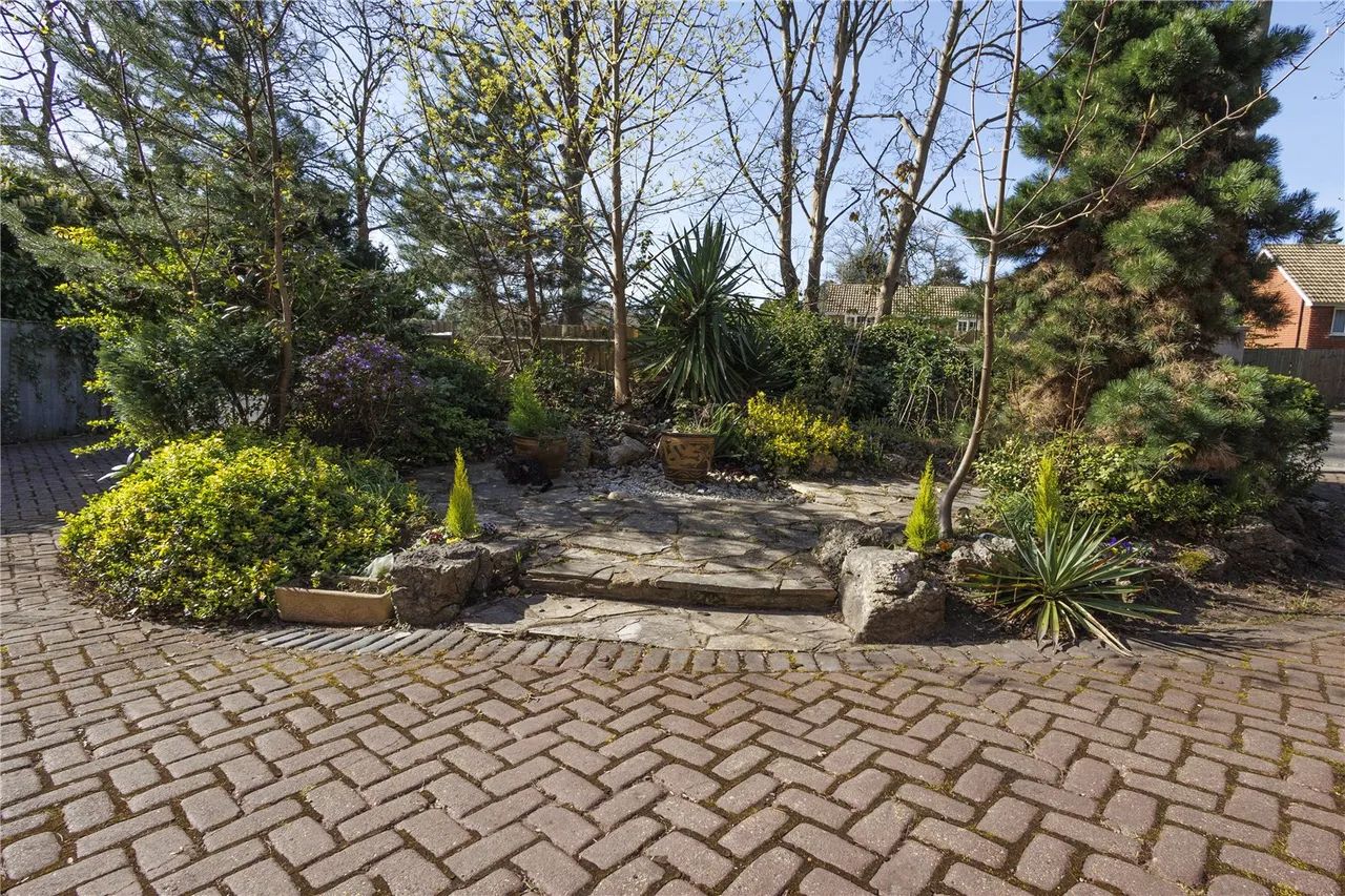 Crawley Hill, Camberley, Surrey, GU15 2DA, photo 22