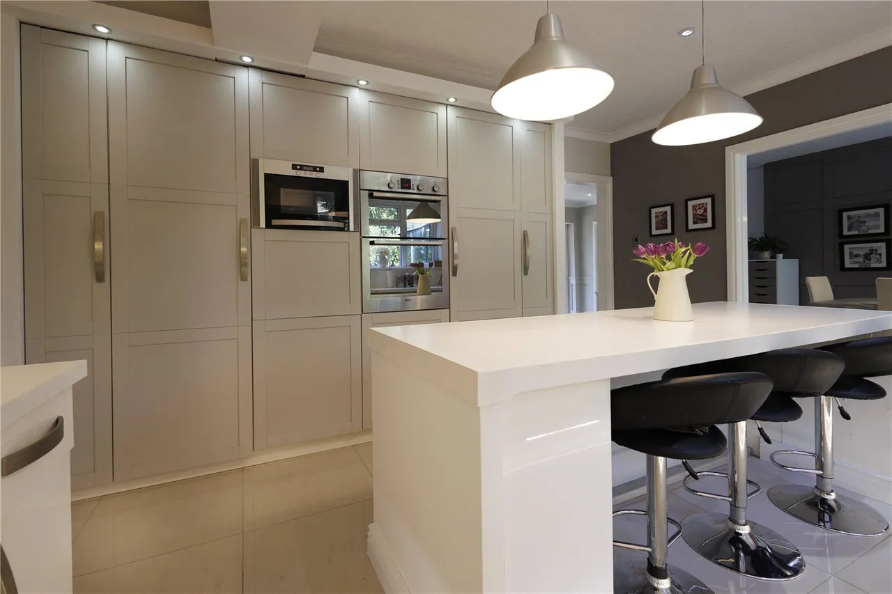 Crawley Hill, Camberley, Surrey, GU15 2DA, photo 6
