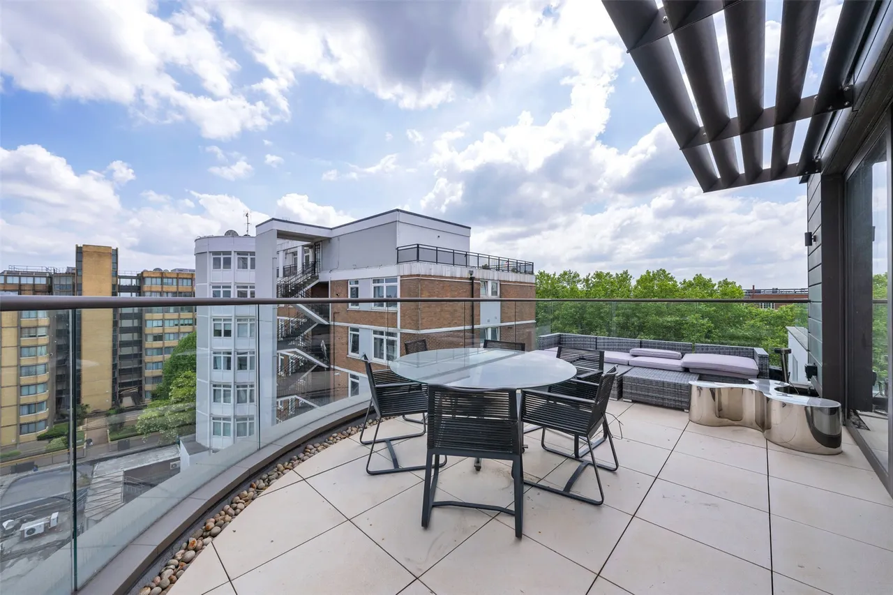 Queens Court, 4-8 Finchley Road, St John's Wood, NW8, photo 3