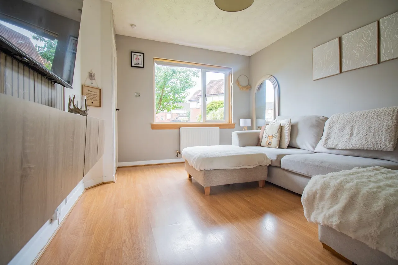 Woodville Court, Broxburn, photo 4