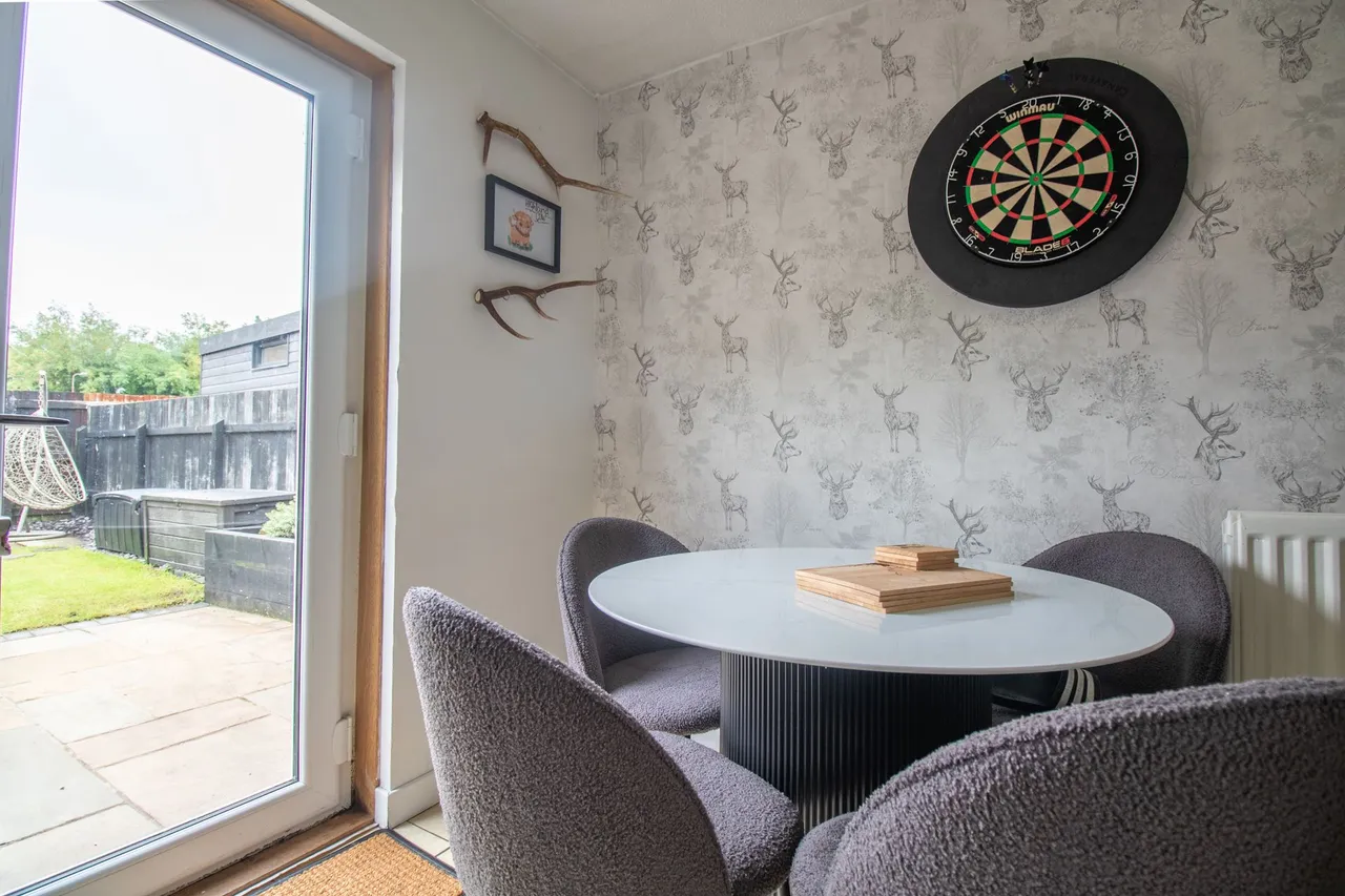 Woodville Court, Broxburn, photo 7