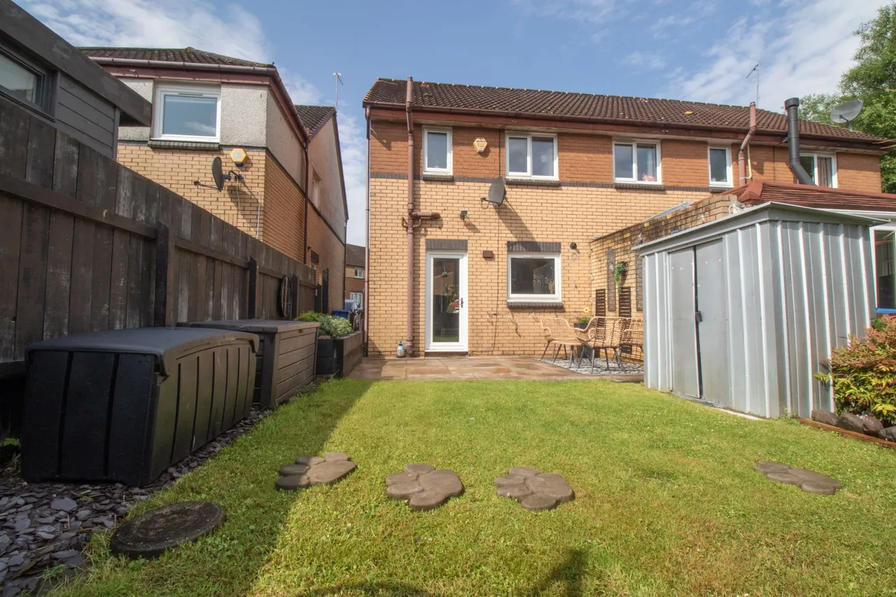 Woodville Court, Broxburn, photo 14