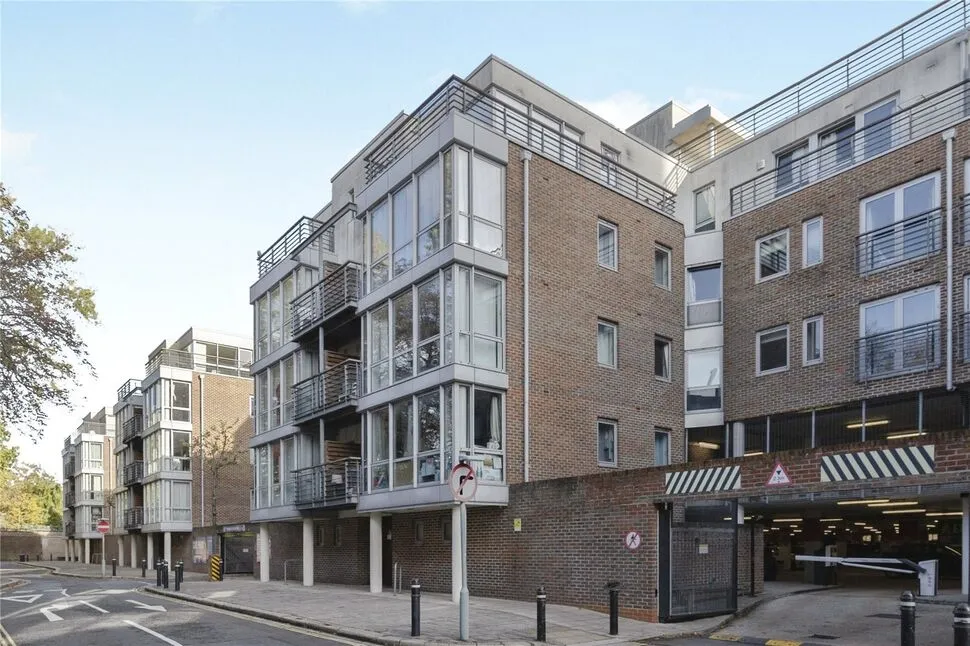 1 bed flat for sale — Admiralty Road, Portsmouth, Hampshire, PO1