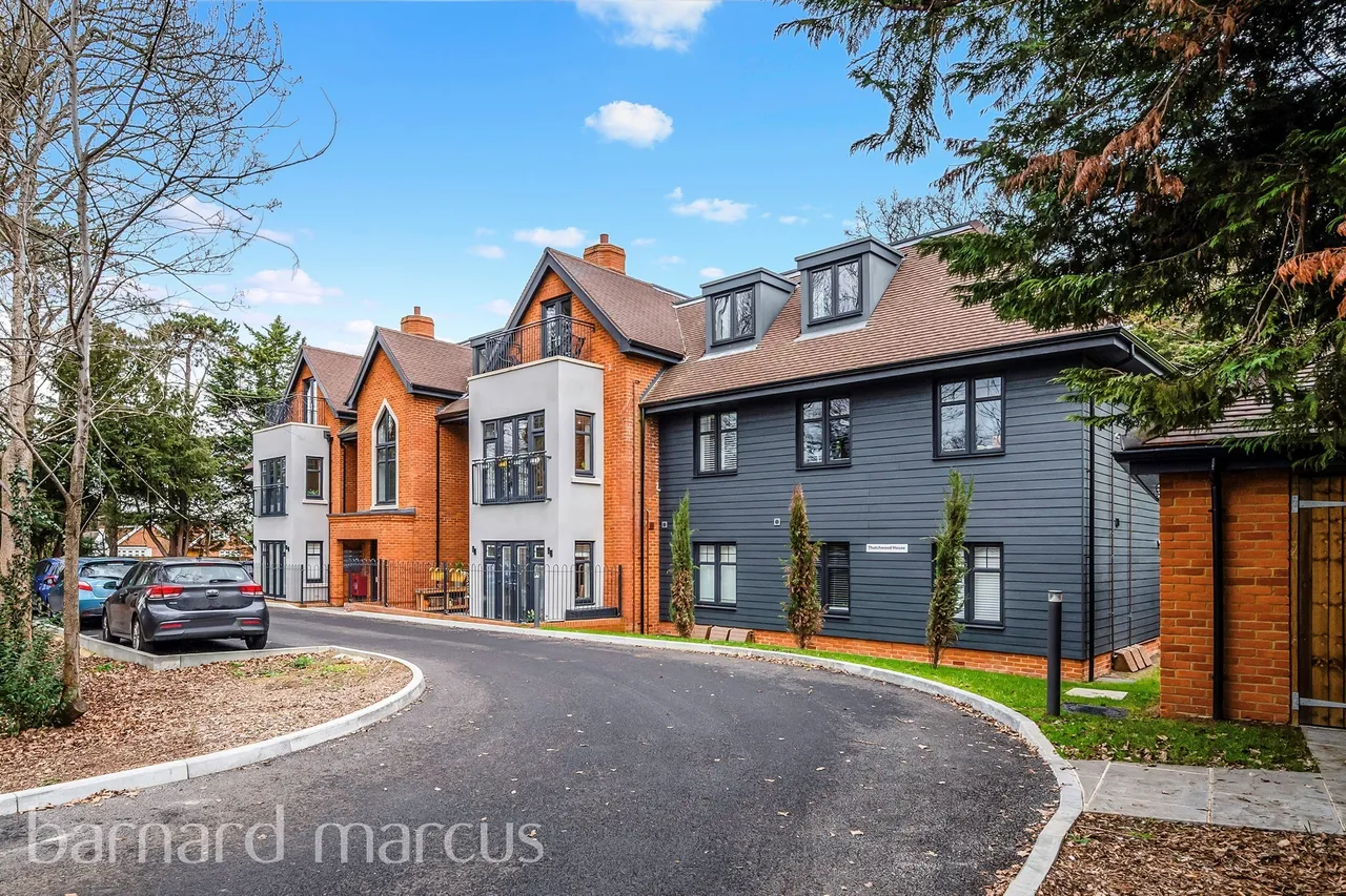 2 bed flat for sale, Salisbury Road, Worcester Park, KT4