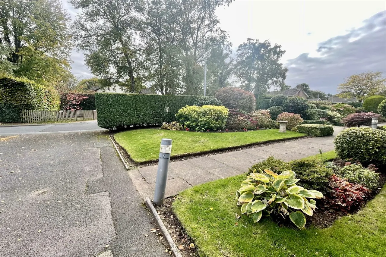 Manor Court Manor Park South, Knutsford, photo 15