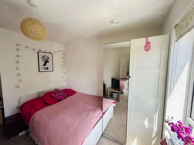 Mayfield Road Hersham, Walton-On-Thames KT12 5AD, photo 8