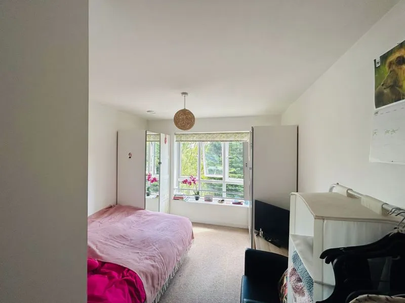 Mayfield Road Hersham, Walton-On-Thames KT12 5AD, photo 7