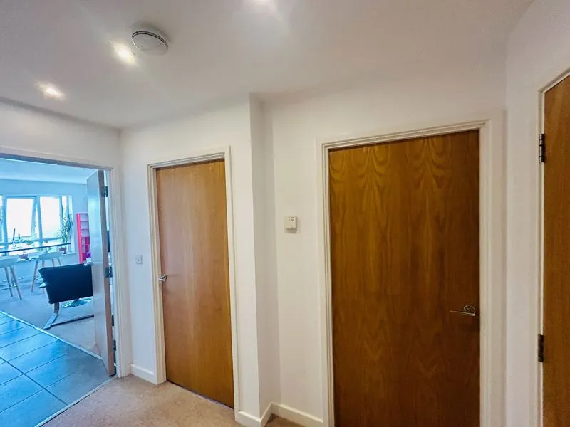 Mayfield Road Hersham, Walton-On-Thames KT12 5AD, photo 5
