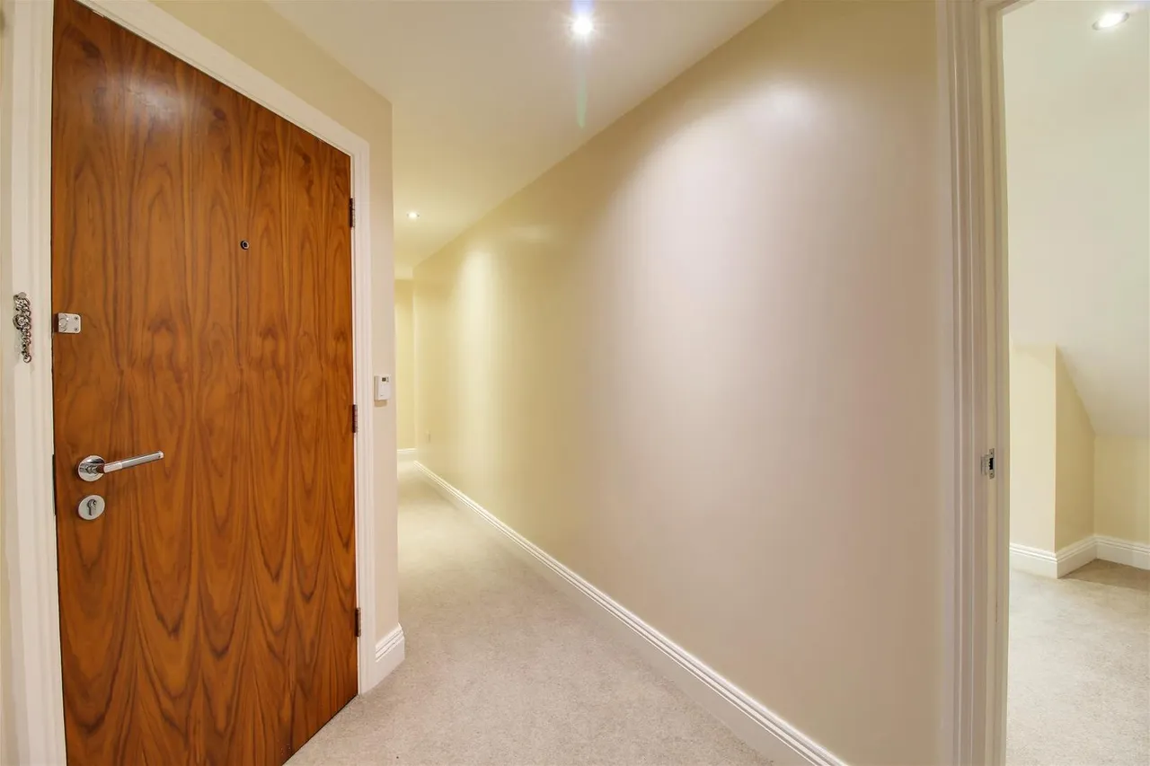 Green Close, Brookmans Park, Hertfordshire AL9 7ST, photo 11